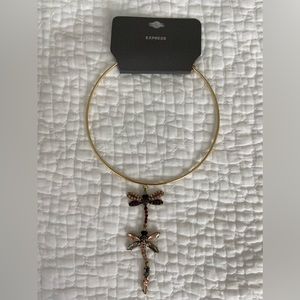 Express brand new round necklace.